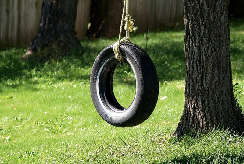 Вариант качели из шины Качели из шины