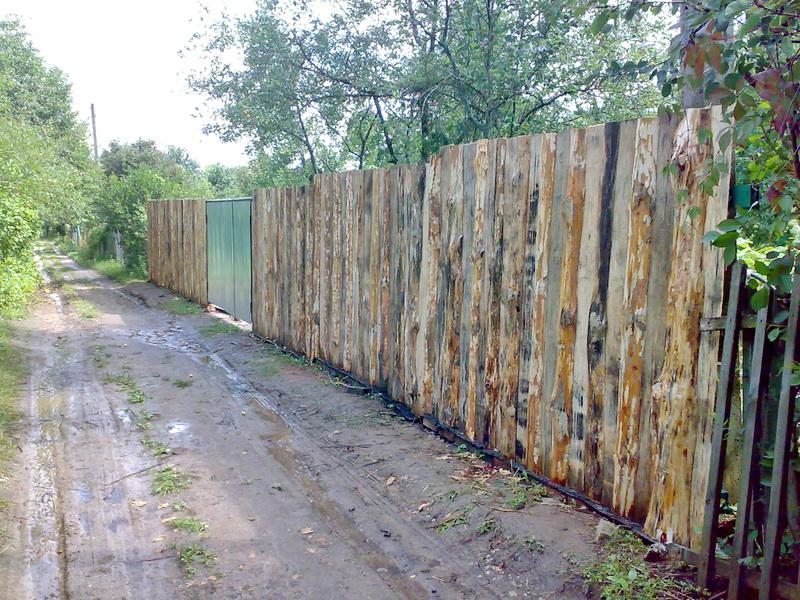 Возведенный забор Процесс возведения забор