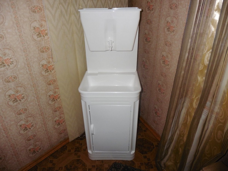 Умывальник мой до дыр